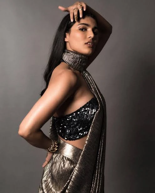 salman-khans-sisters-daughter-alise-agnihotri-to-star-in-a-film