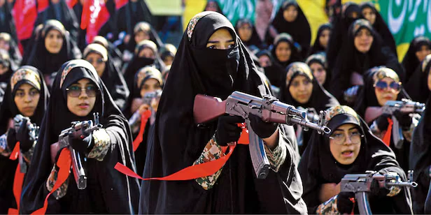 iranian-women-receive-military-training-to-fight-trump