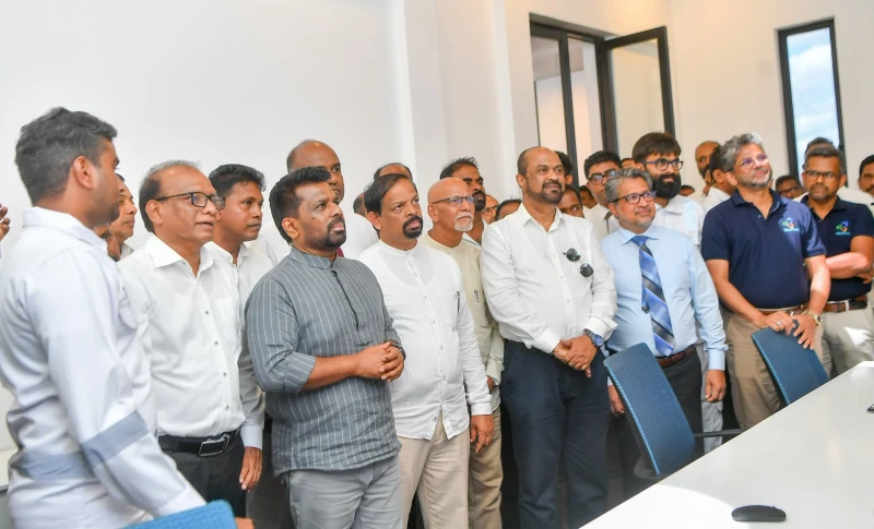 dambullas-diya-janani-5-mw-floating-solar-power-plant-to-be-connected-to-the-national-grid