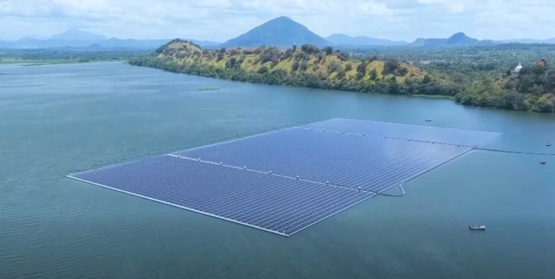 dambullas-diya-janani-5-mw-floating-solar-power-plant-to-be-connected-to-the-national-grid