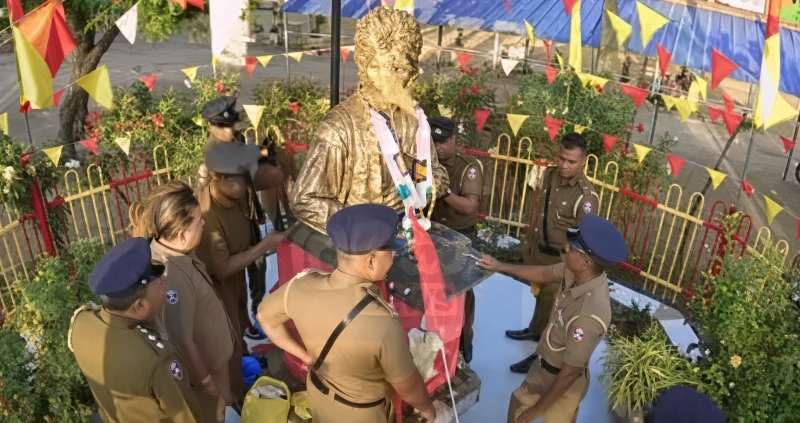 as-soon-as-the-celebration-ended-the-police-took-thileepans-statue-away