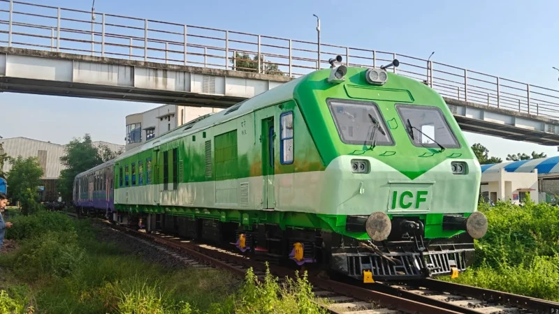 indias-first-lng-train-to-be-put-into-service
