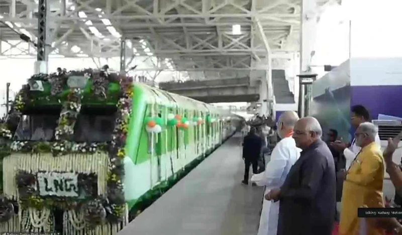 indias-first-lng-train-to-be-put-into-service