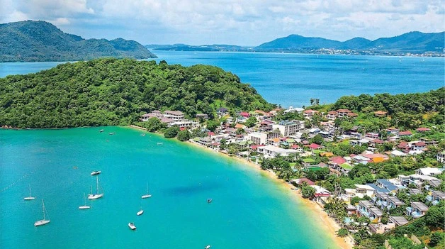 people-who-jump-from-russia-are-now-going-to-phuket-thailand