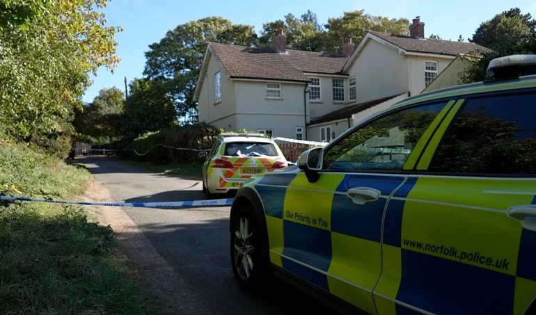 the-royal-physician-of-the-british-royal-palace-has-been-murdered