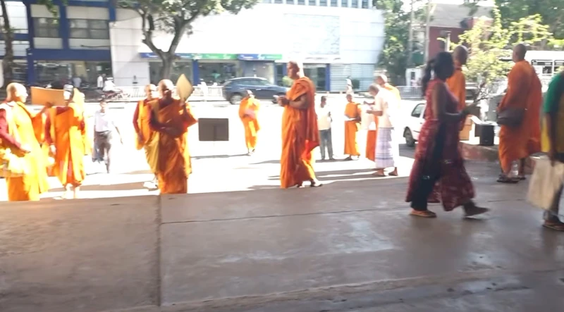 a-campaign-demanding-a-presidential-pardon-for-gnanasara-thero-has-garnered-one-million-signatures-in-devundara