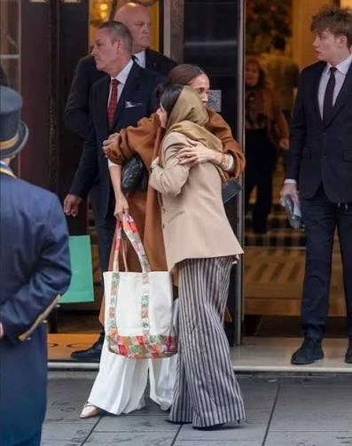 meghan-and-malala-at-a-private-tea-party-in-london