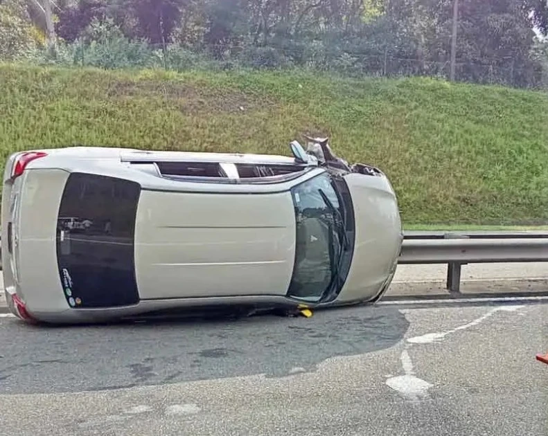van-overturns-in-highway-accident