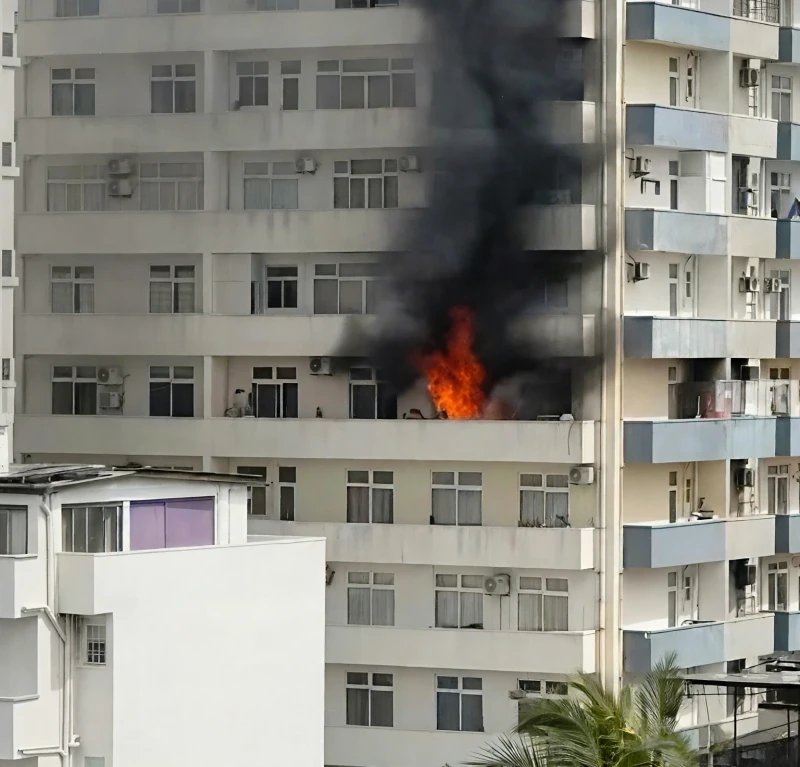 castle-skyline-residences-in-bambalapitiya-catches-fire