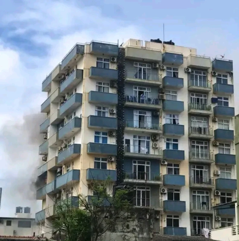 castle-skyline-residences-in-bambalapitiya-catches-fire