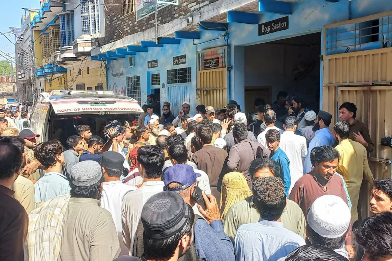 30-killed-in-school-roof-collapse-in-pakistan