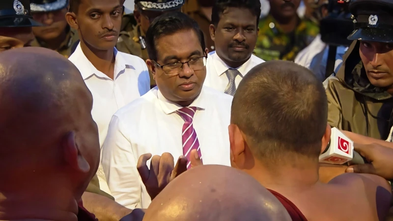 update-protesters-begin-a-satyagraha-near-the-presidential-office-in-sangaruwana-saying-they-cannot-wait-a-month-for-a-solution