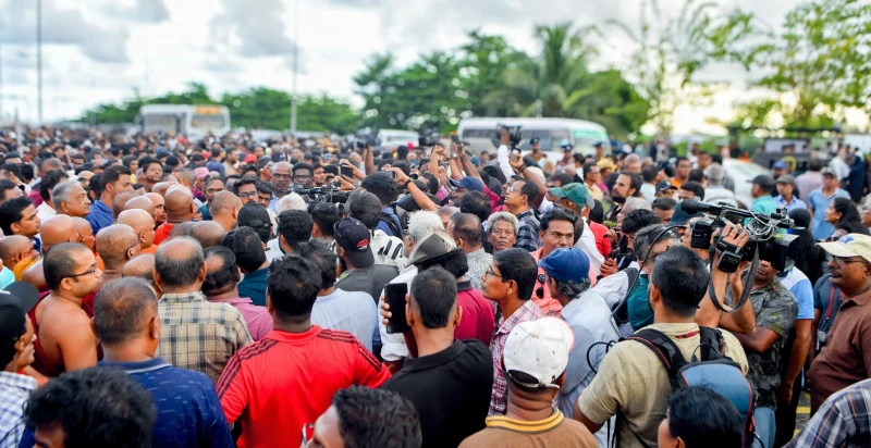 citizens-of-the-mandate-to-the-presidents-office-to-defeat-conspiracies-against-punishing-thieves