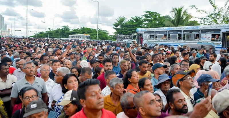 citizens-of-the-mandate-to-the-presidents-office-to-defeat-conspiracies-against-punishing-thieves