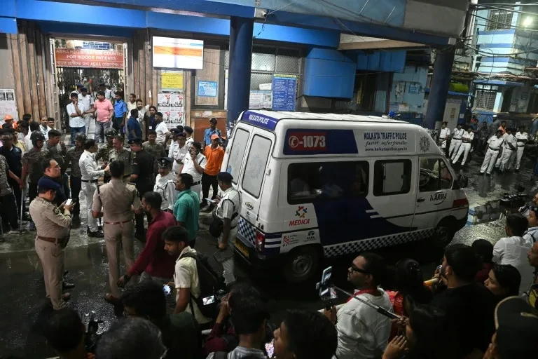 19-killed-in-stampede-during-durga-puja-in-kolkata