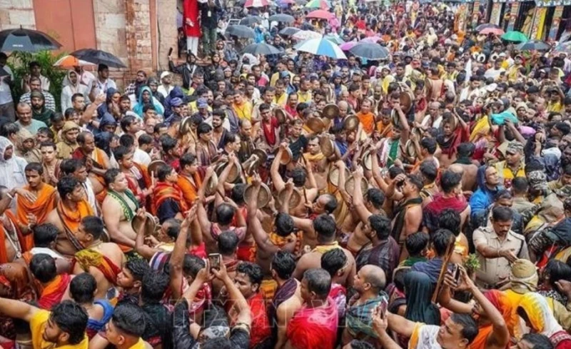 19-killed-in-stampede-during-durga-puja-in-kolkata