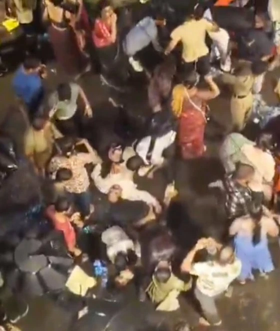 19-killed-in-stampede-during-durga-puja-in-kolkata