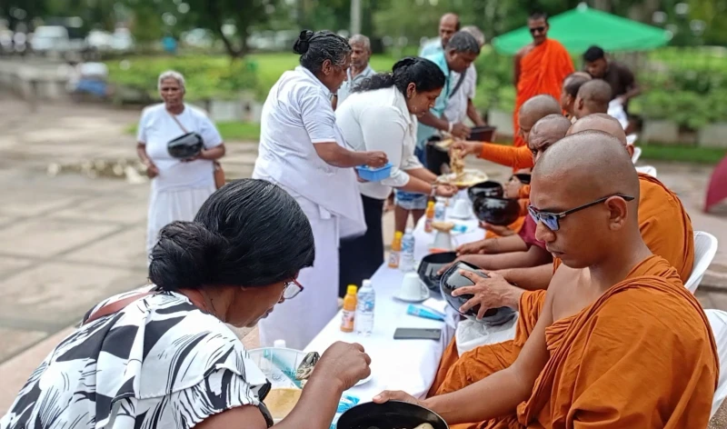 satyagraha-still-ongoing-at-vihara-mahadevi-devi-park
