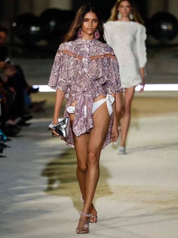 elina-is-the-only-sri-lankan-woman-to-walk-in-the-victorias-secret-fashion-show