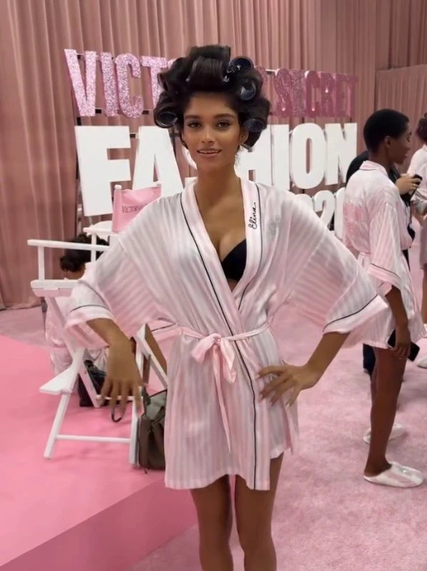 elina-is-the-only-sri-lankan-woman-to-walk-in-the-victorias-secret-fashion-show