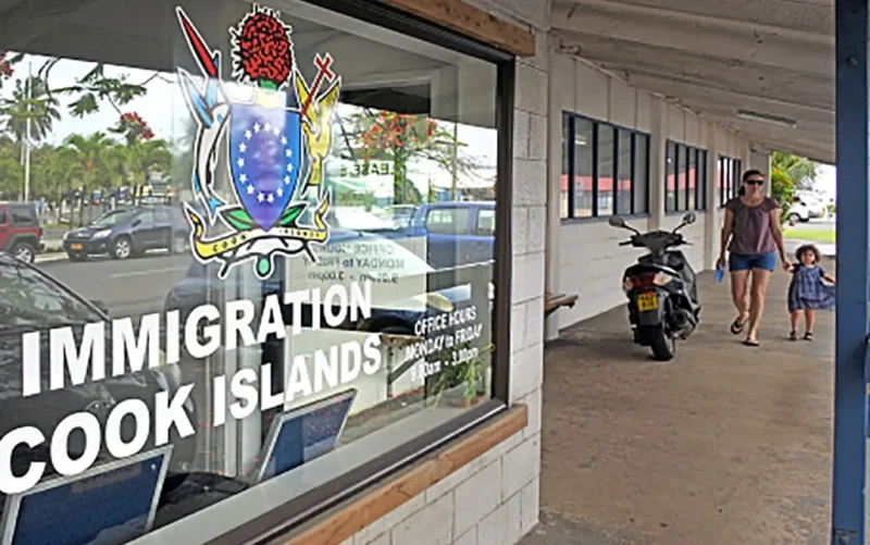 sri-lankan-woman-stranded-in-cook-islands