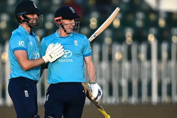 sri-lanka-defeats-england-after-chasing-430-runs-scores-a-huge-victory
