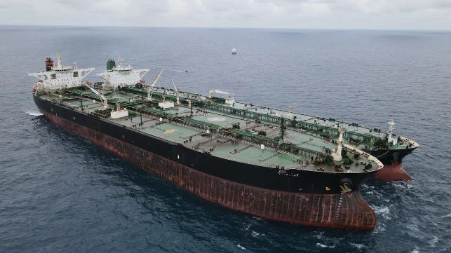 iranian-sailors-on-a-ship-stranded-in-the-south-seas-fell-ill-and-were-brought-to-galle