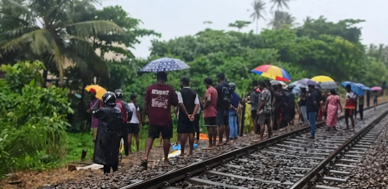 bus-smashes-into-pieces-after-being-hit-by-train-in-habarana---10-children-on-the-trip-injured