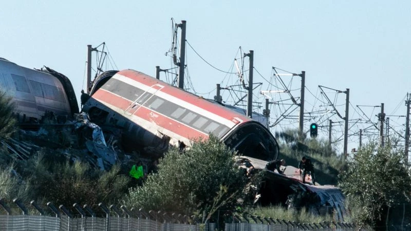 deadly-train-crash-in-spain-kills-64